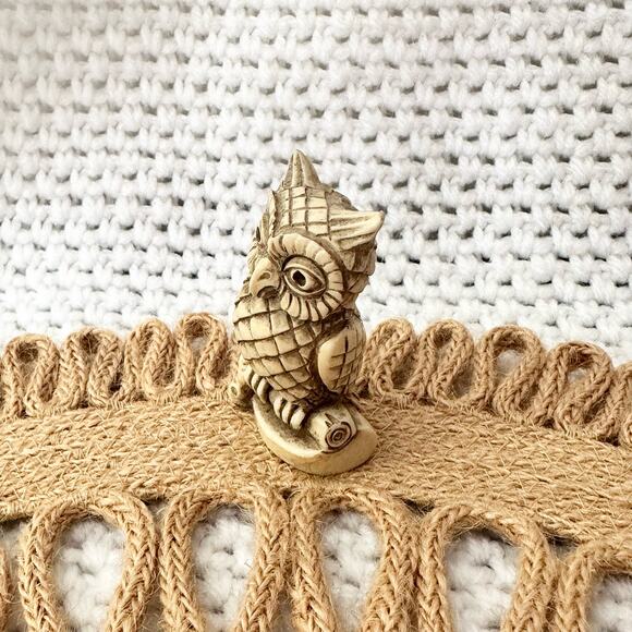 Vintage Hand Carved Perched Owl on Limb Figurine 2.25" Made Italy Shelf Sitter - Picture 2 of 8